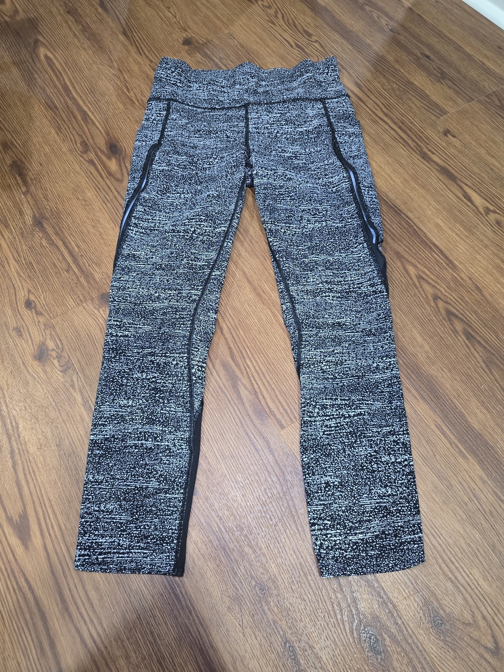 Lululemon Athletica Pace Perfect 7/8 Tight
 LW5AOHS